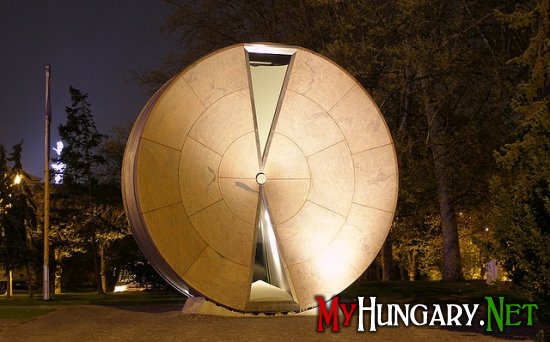 Песочные часы в Будапеште