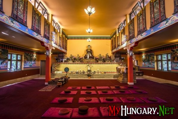 Буддистская Ступа Мира в Венгрии