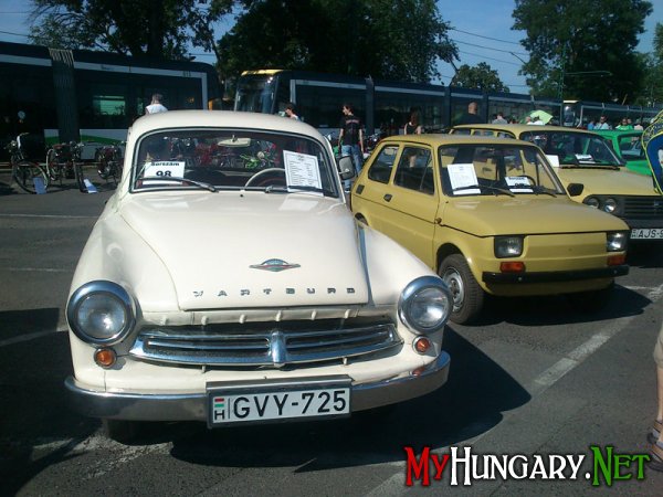 Выставка ретро-автомобилей и транспорта в Мишкольце (фоторепортаж)