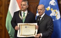 Виктор Орбан получил высокую награду FINA
