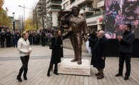 В Будапеште открыли памятник Баду Спенсеру