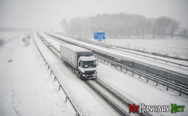 Венгрию завалило снегом