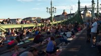 Йоги провели флеш-моб в Будапеште