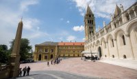В городе Печ открыта обновленная площадь